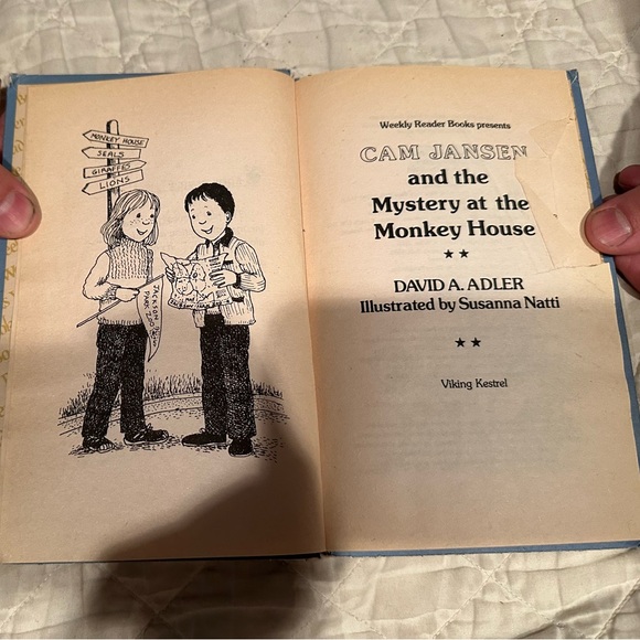 Cam Jansen and the mystery at the monkey house - Picture 2 of 9